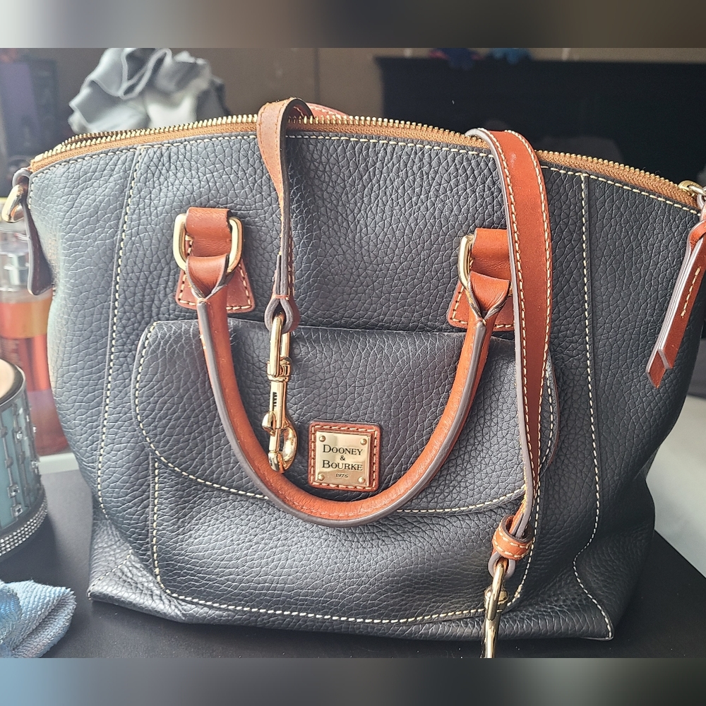 BNWOT Dooney & Bourke Top Zip Tote